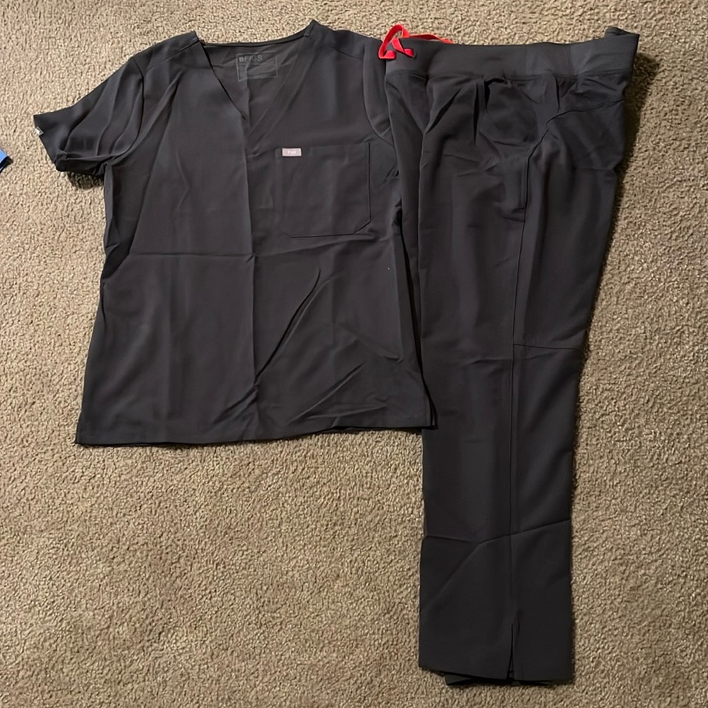 Figs Scrubs Set top & bottoms